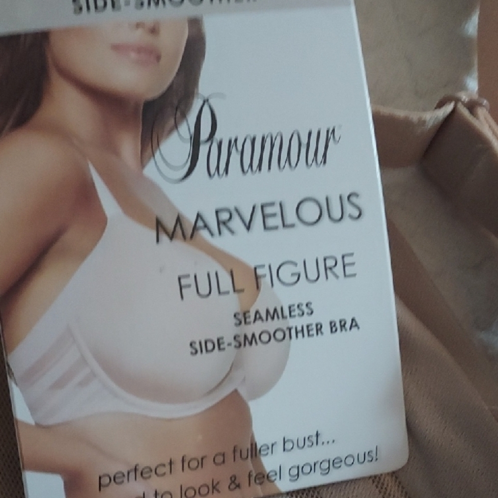 Paramour Marvelous Seamless Bra - Cream Size 38DDD. Set Of  Two  $25.